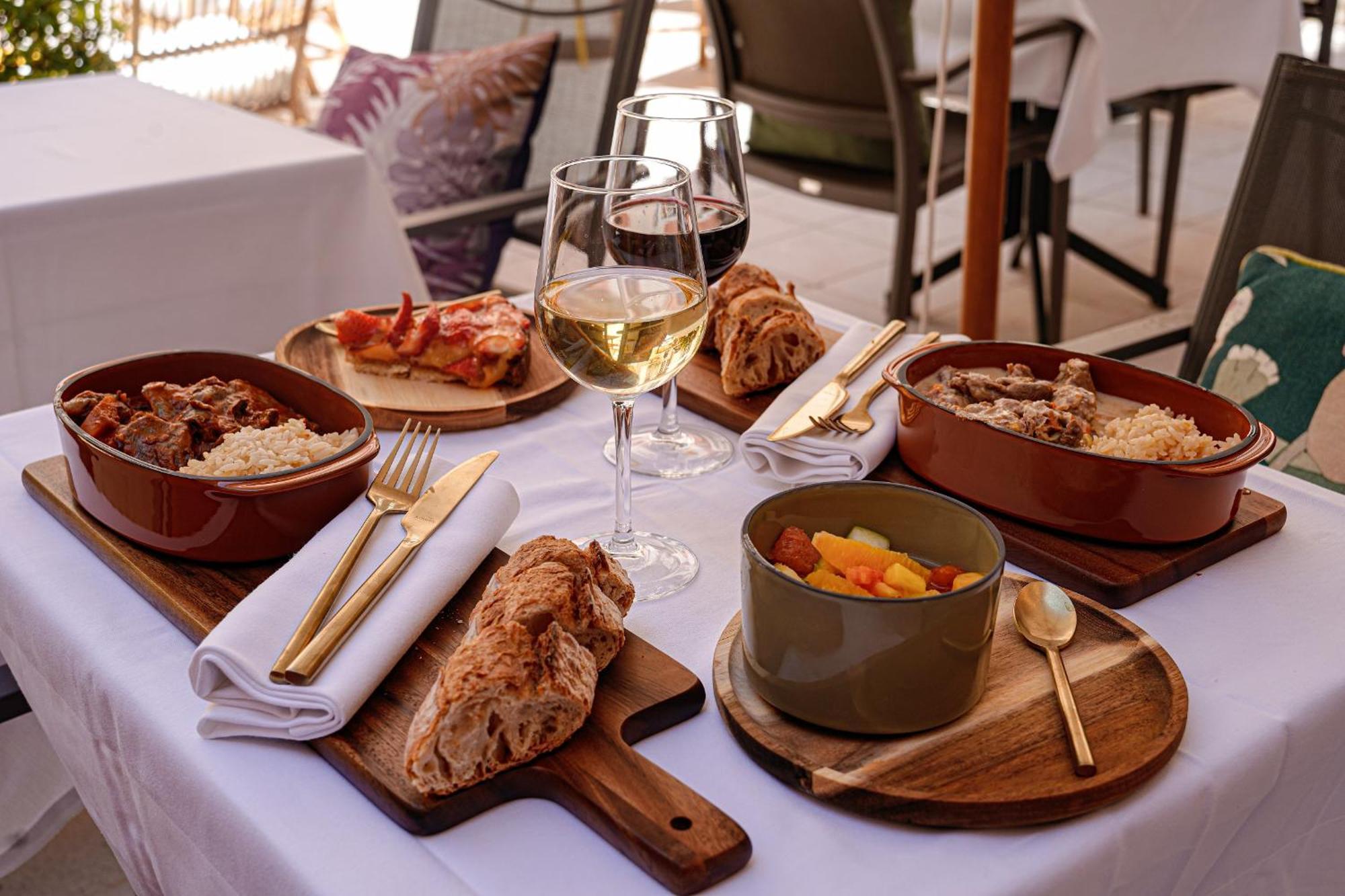 La Cour Des Consuls Hotel And Spa Toulouse - Mgallery Bagian luar foto